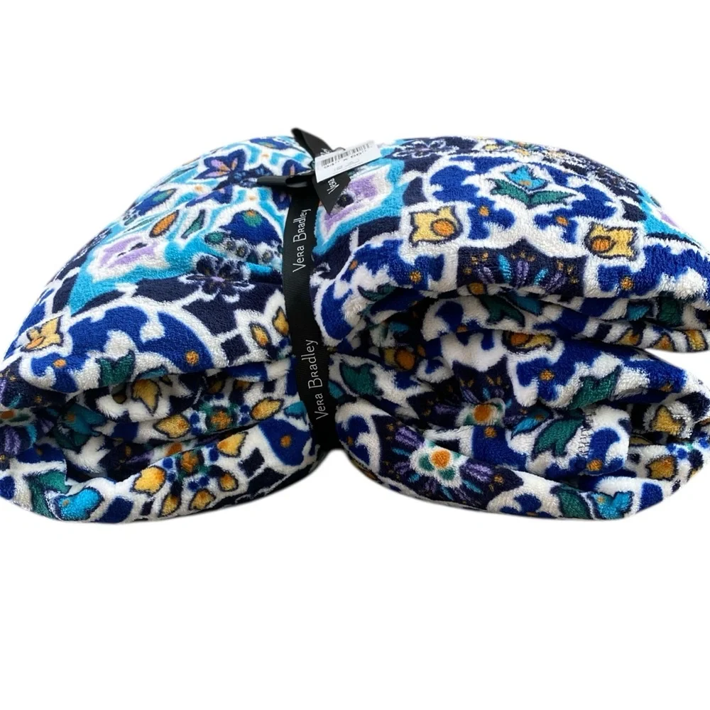 🌸Vera Bradley Throw 94”X66”